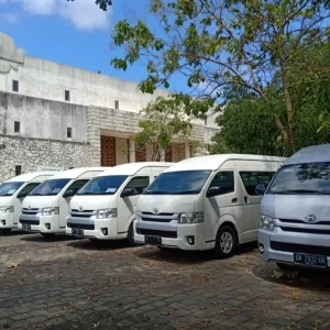 Perfect Group Travel in Bali – Toyota Hiace Available Now!