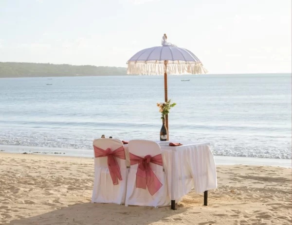 Bali Romantic Seafood Dinner with Decor at Jimbaran Bay - Image 4