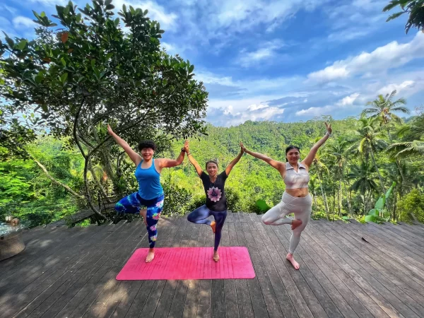 Bali Outdoor Yoga & Floating Breakfast in Ubud Jungle